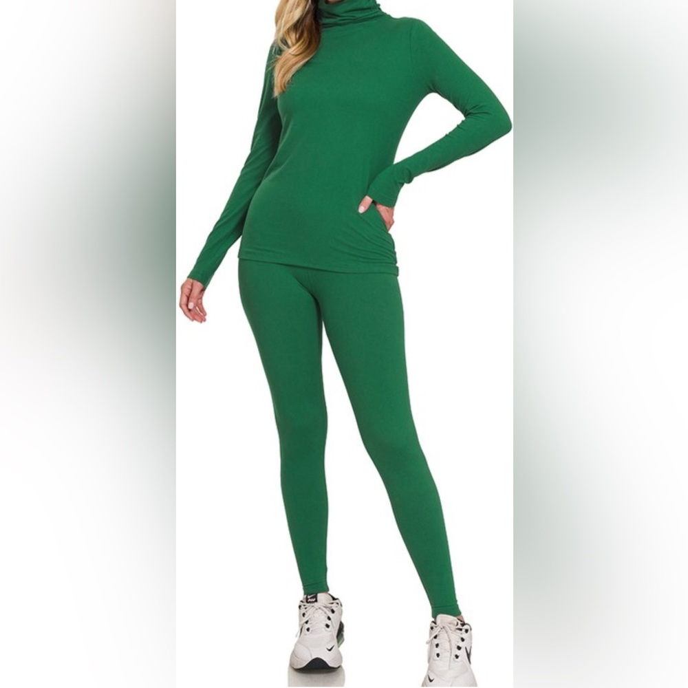 Zenana Outfitters Emerald Long Sleeve Top and Leggings